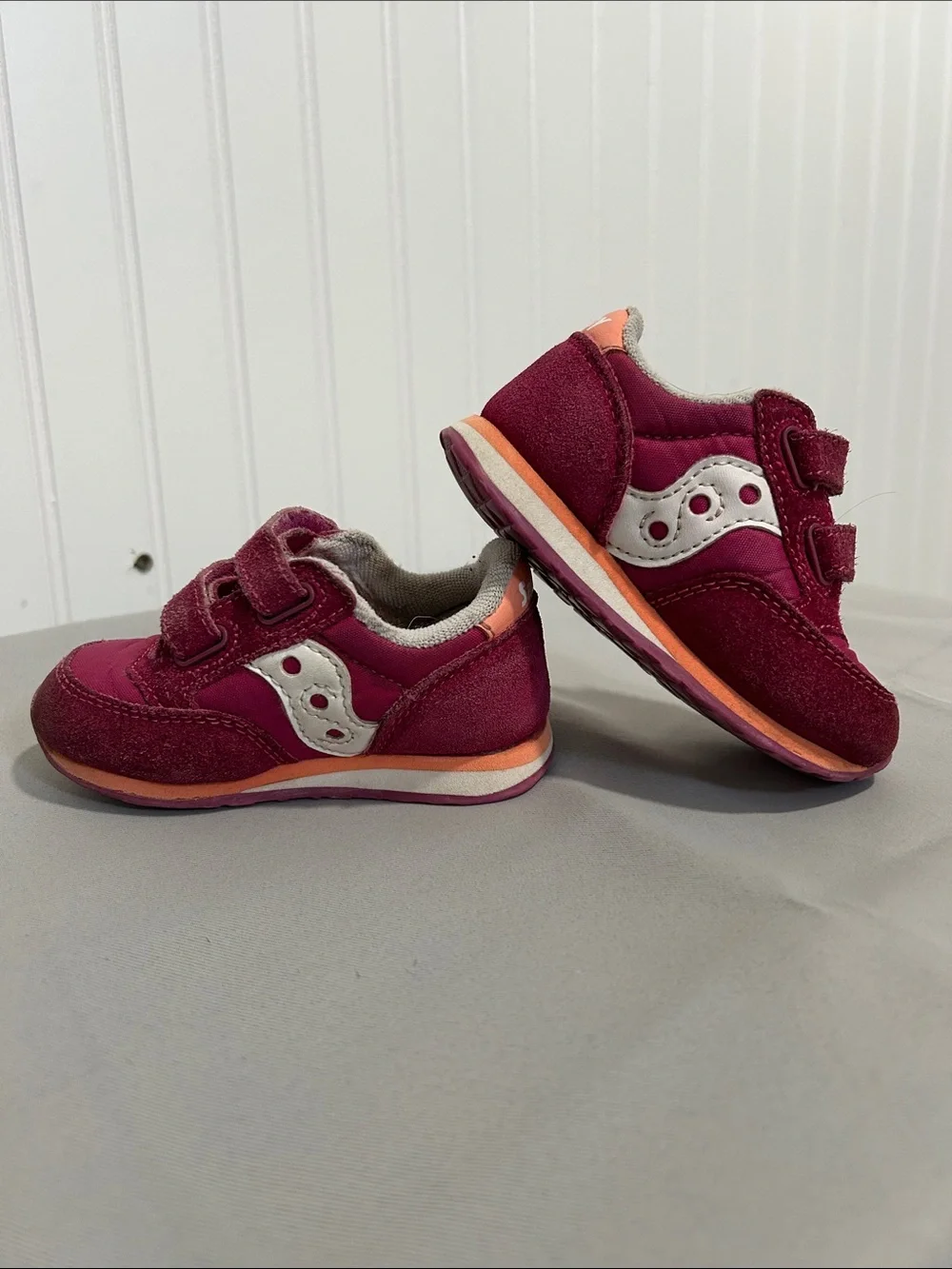 Saucony -JAZZ LOWPRO- Kids Dark Pink and Coral Velcro Sneakers SZ: 5M